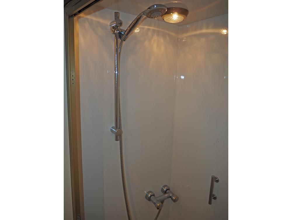 Aft cabin, Accommodation